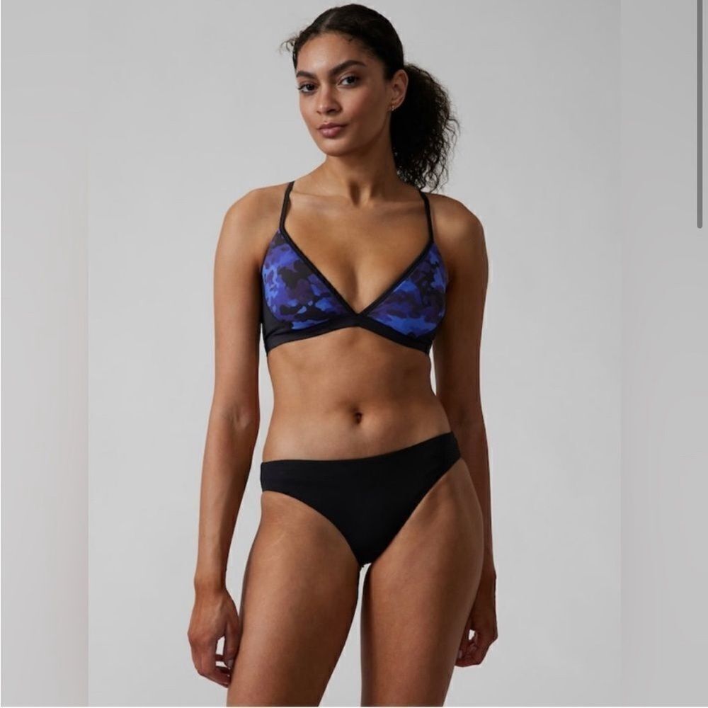 Athleta Freestyle Bikini Top, Cloud Camo Dress Blue NEW with tags Size Small